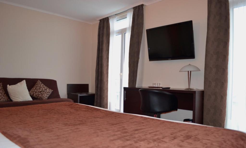 Savoy Hotel Evian Room photo